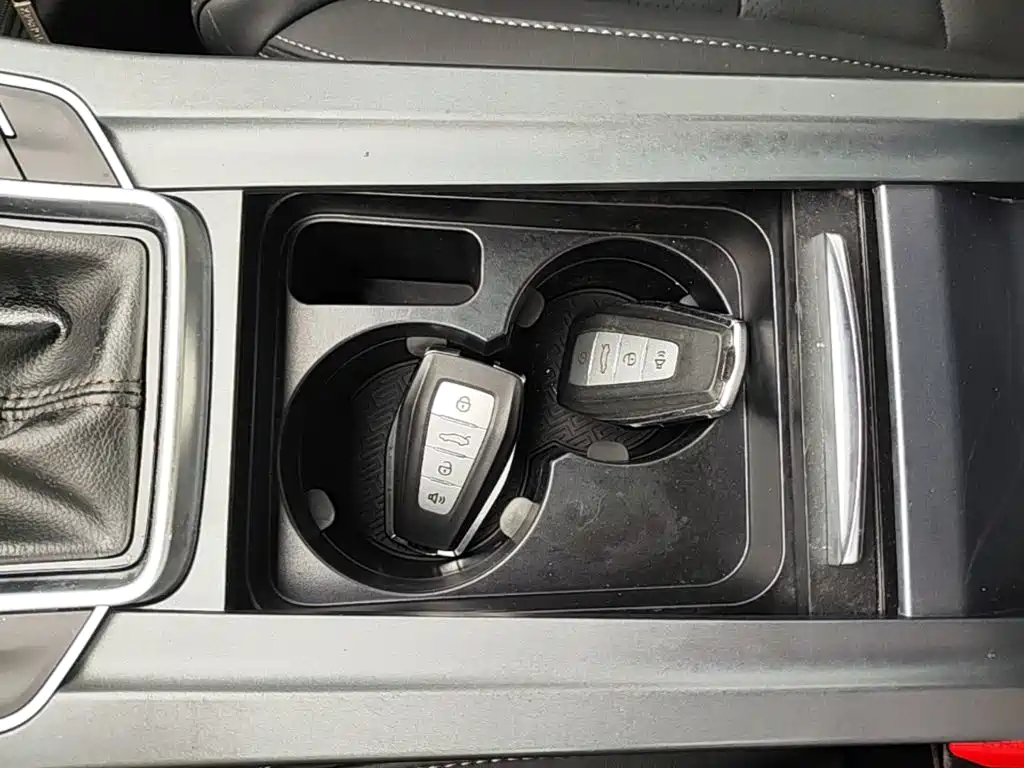 Фото 17 - Geely Emgrand