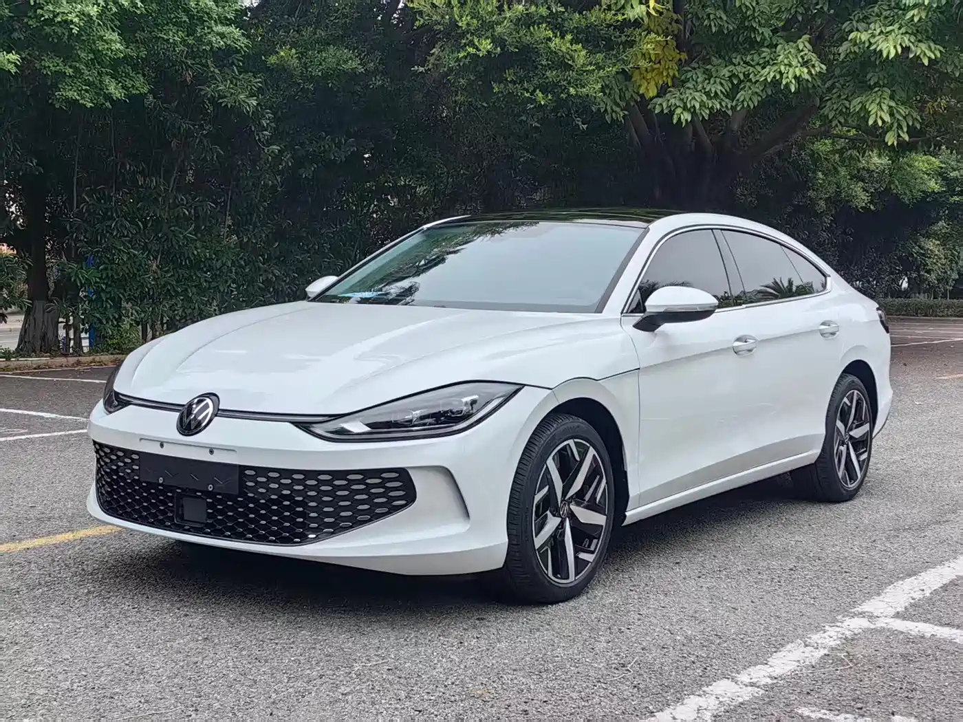 VOLKSWAGEN LINGDU 2025