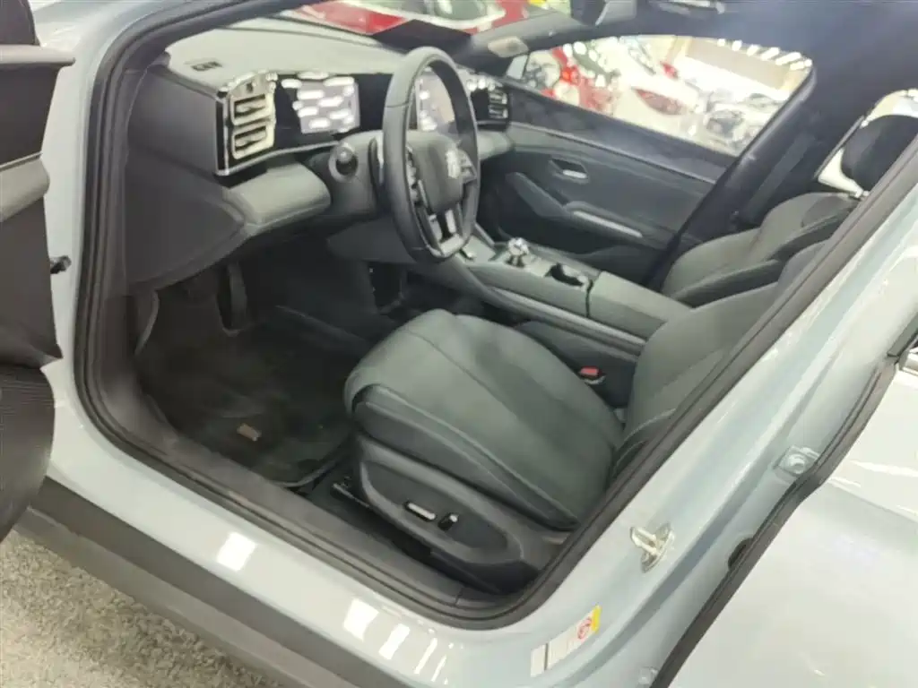 BYD Qin L 2025 DM-i Smart Drive Edition 120KM Surpassing фото 15
