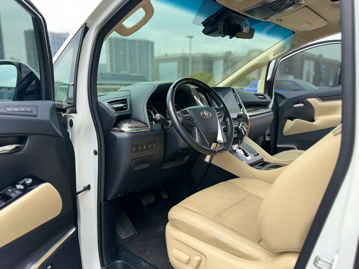 Toyota Vellfire 2021 Crown Hybrid 2.5L HV Supreme Edition фото 9