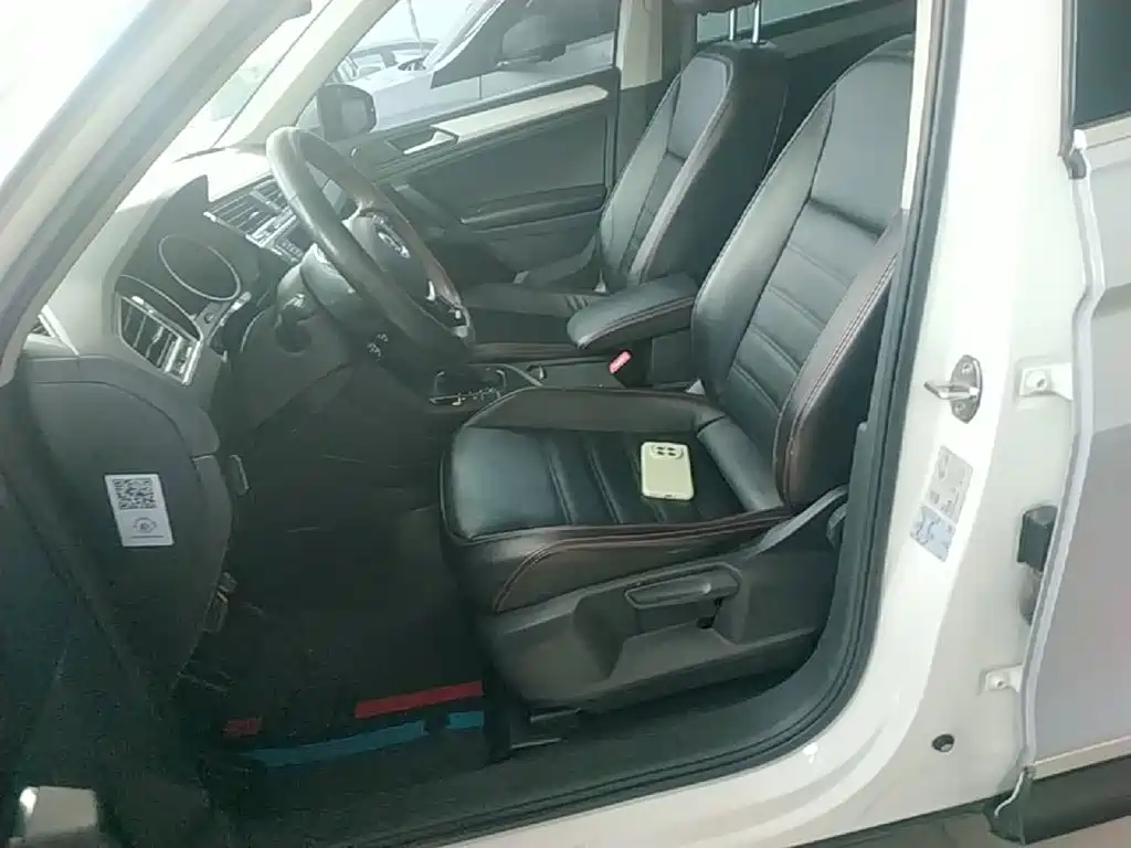 Фото 15 - Volkswagen Tiguan
