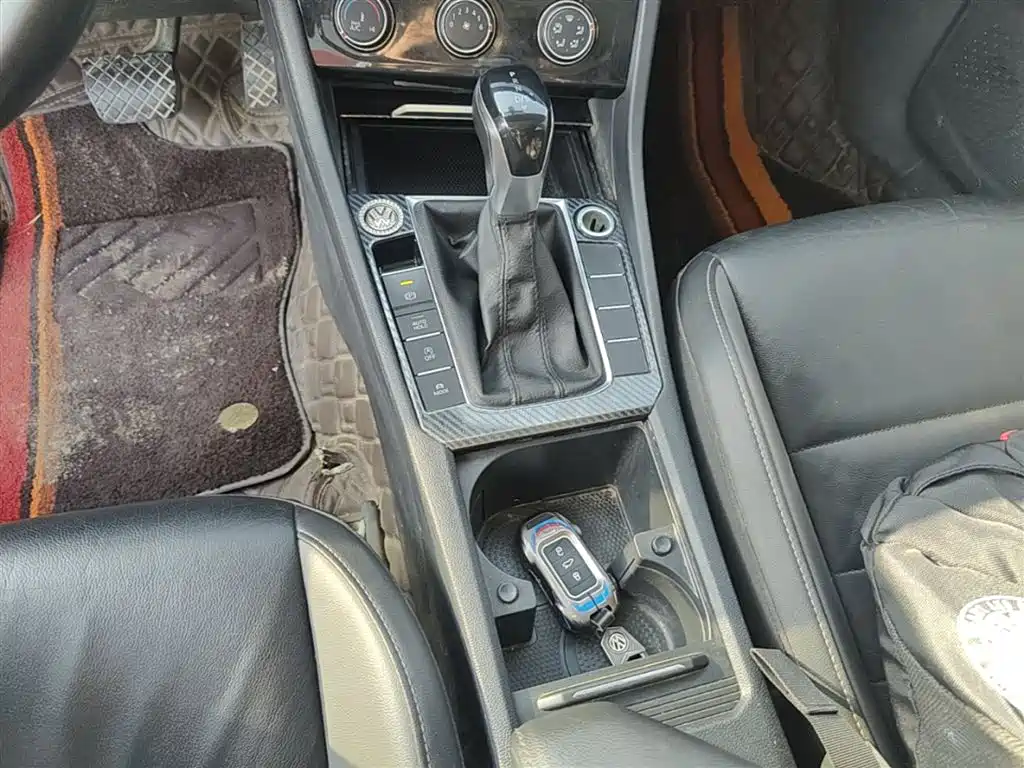 Volkswagen Sagitar 2021 280TSI DSG Surpassing Edition фото 14