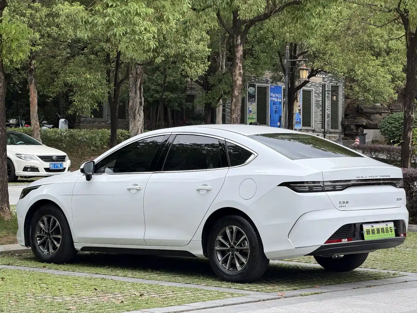 BYD Destroyer 05 2024 Glory Edition DM-i 55KM Luxury фото 4
