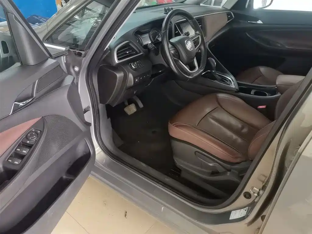 Buick GL6 2018 18T 6-Seater Premium фото 16