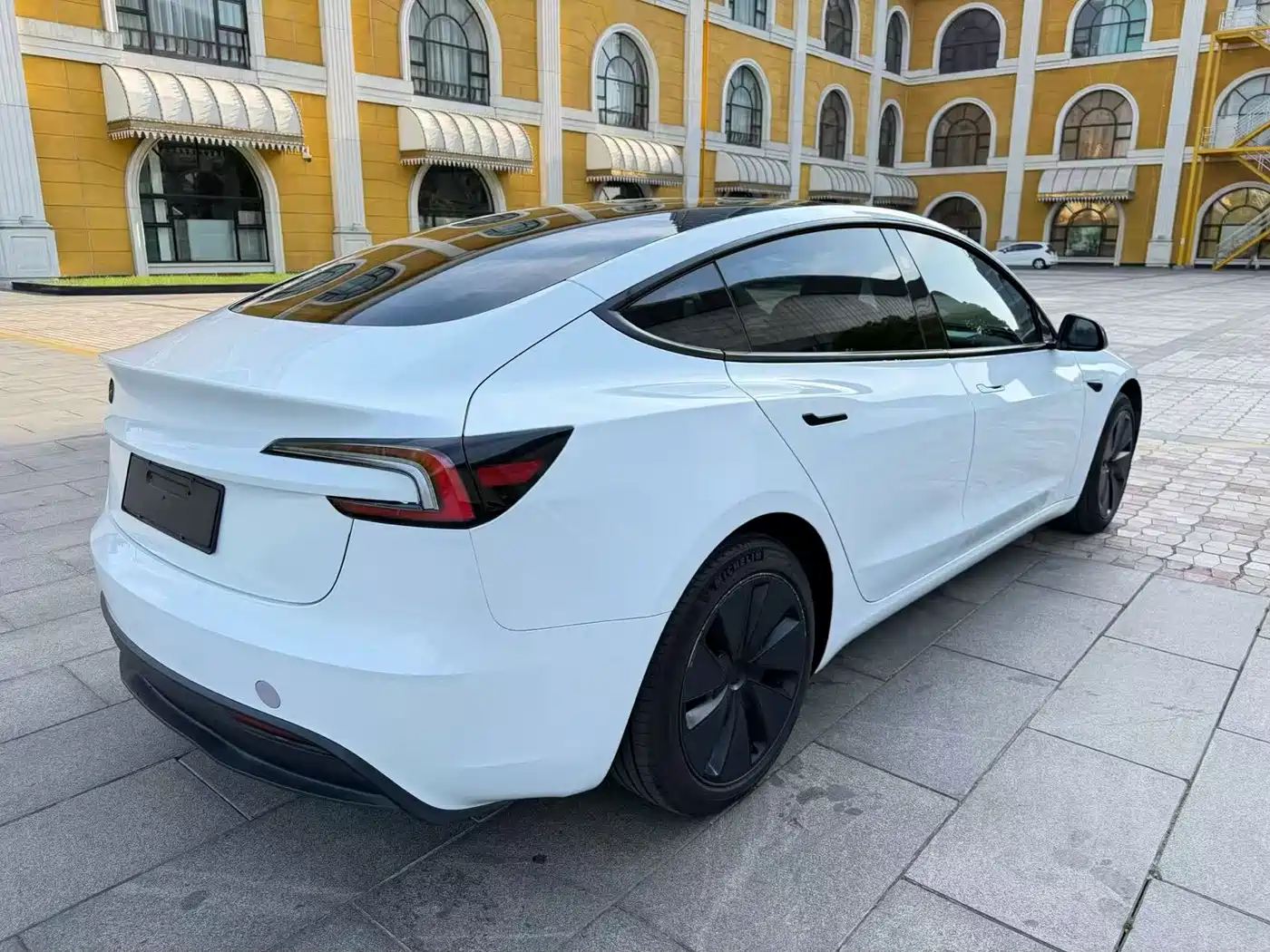 Tesla Model 3 2023 Long Range All-Wheel Drive фото 6