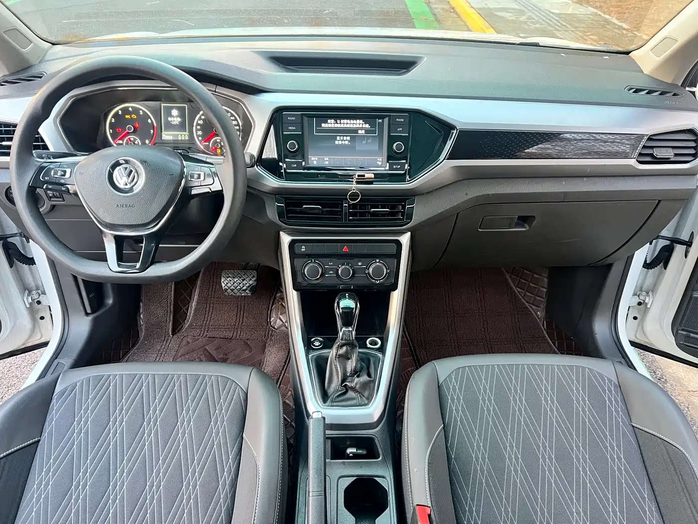 Volkswagen T-Cross 2020 1.5L Automatic Comfort Edition фото 9