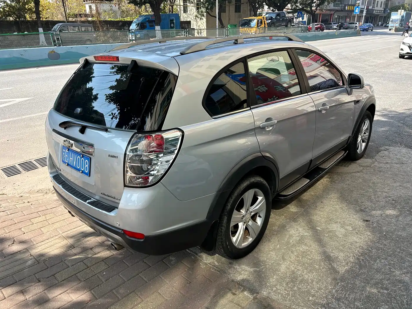 Chevrolet Captiva (Import) 2011 2.4 AT 7-Seater Luxury Edition фото 4