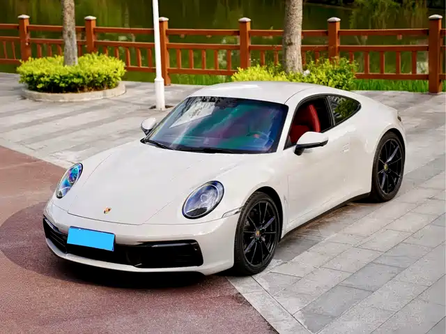 PORSCHE 911 2024