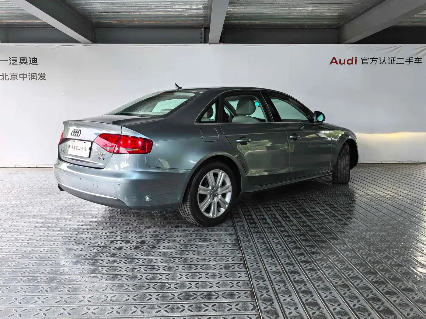 Audi A4L 2011 2.0 TFSI Comfort фото 4