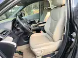 Фото 15 - Toyota Granvia