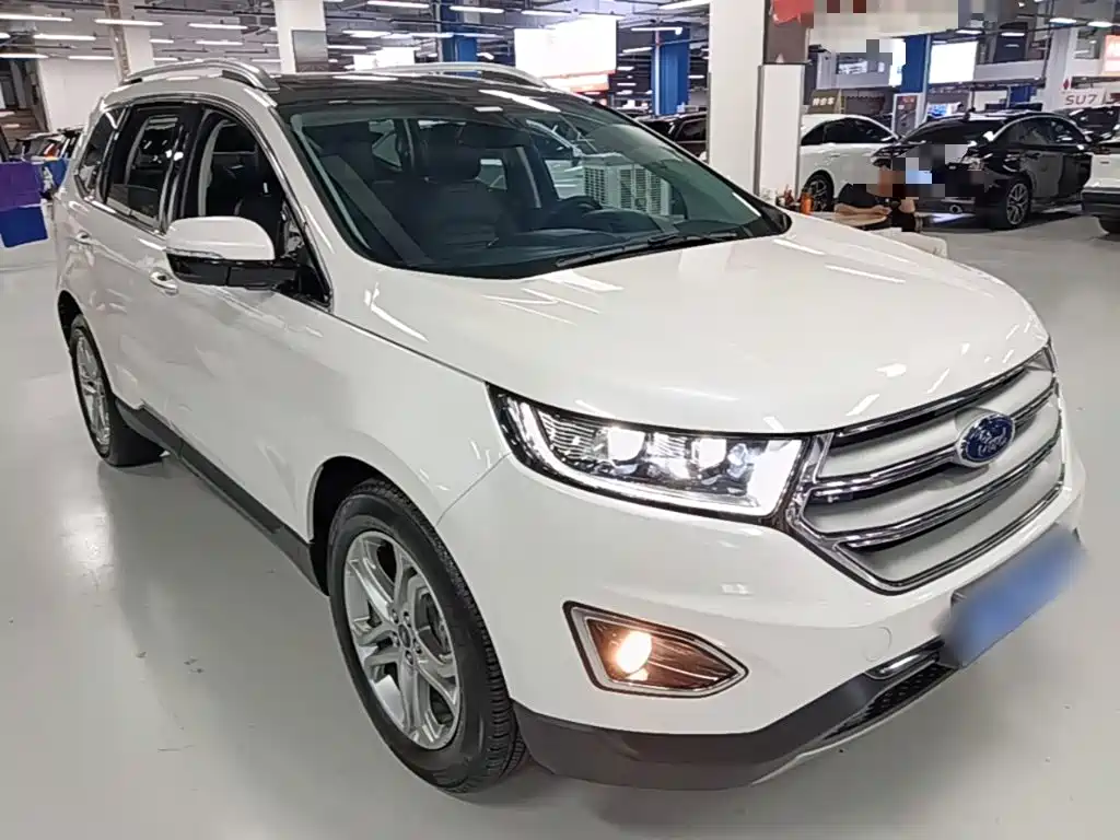 Фото 4 - Ford Edge