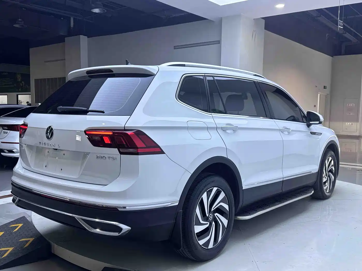 Volkswagen Tiguan L 2023 280TSI 2WD Trend Limited Edition фото 5