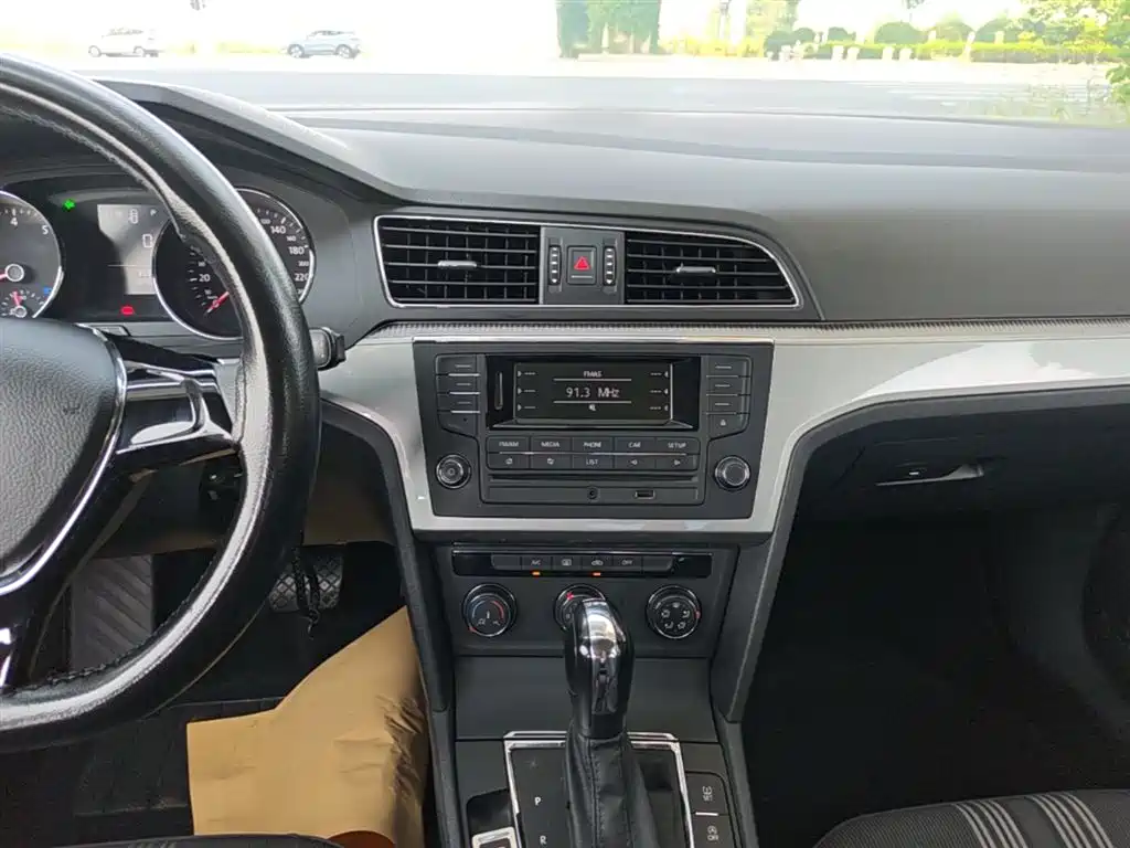 Volkswagen Lamando 2017 230TSI DSG Trend Edition фото 13