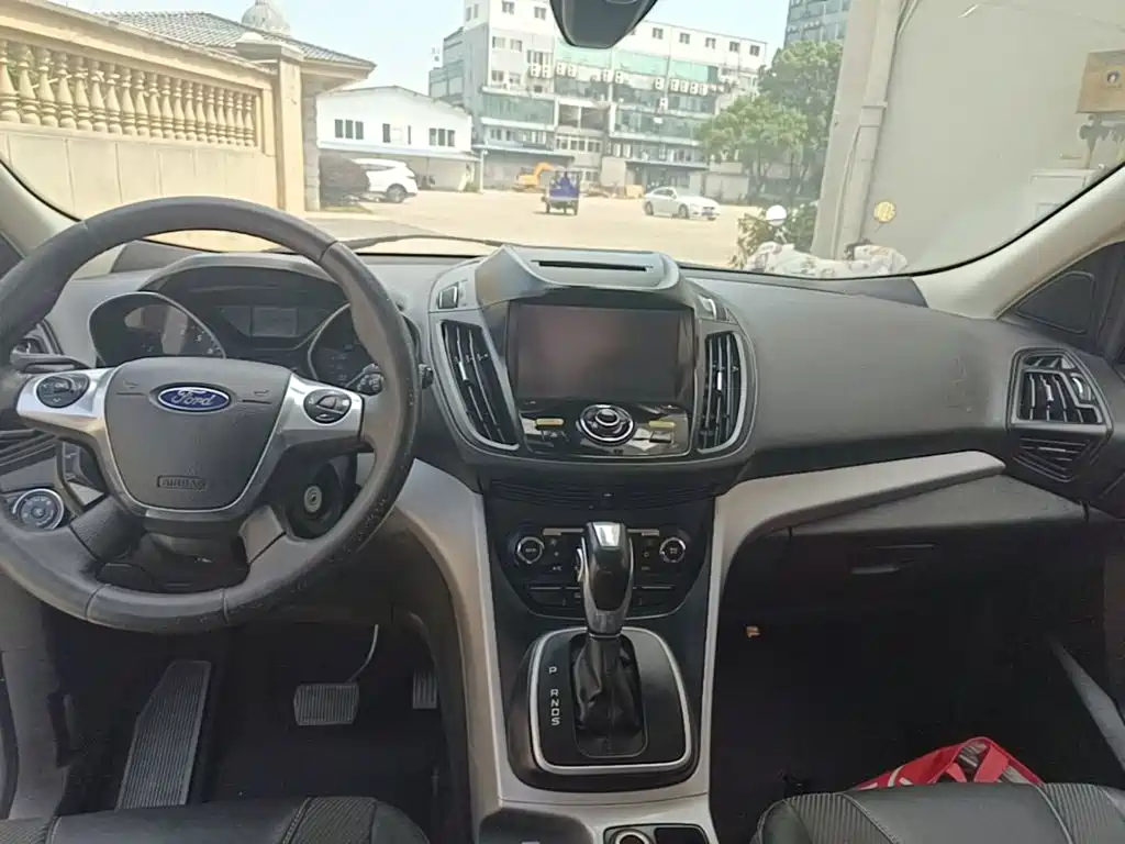 Фото 13 - Ford Kuga