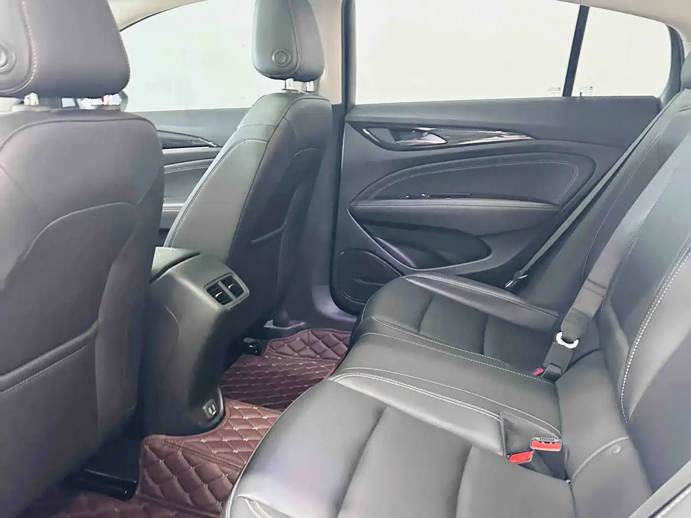 Buick Regal 2024 25T Ultra Comfort Edition фото 12