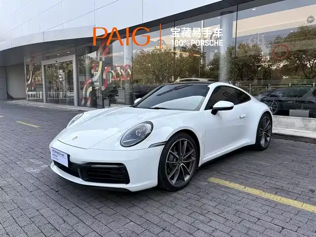 PORSCHE 911