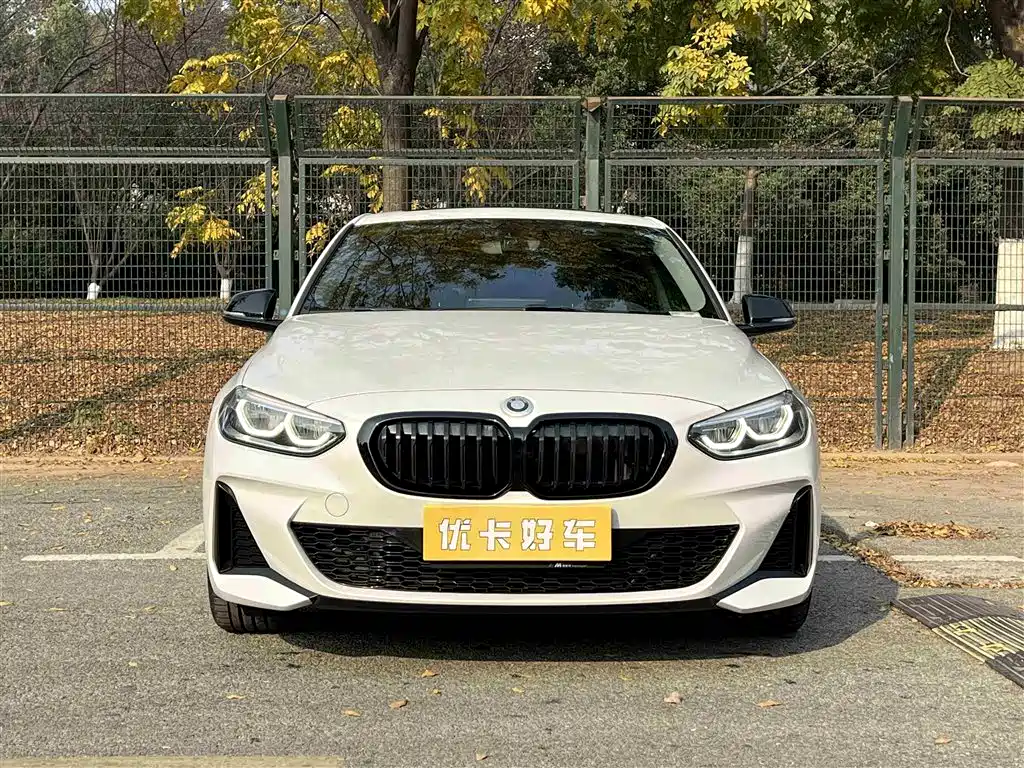BMW 1-SERIES