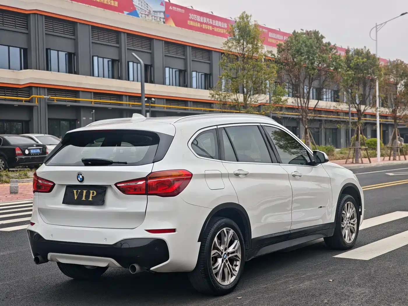 BMW X1 2018 sDrive20Li Leading Model фото 9
