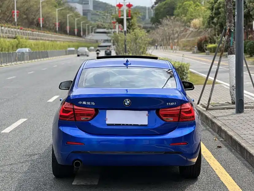 BMW 1 Series 2017 118i Fashion фото 5