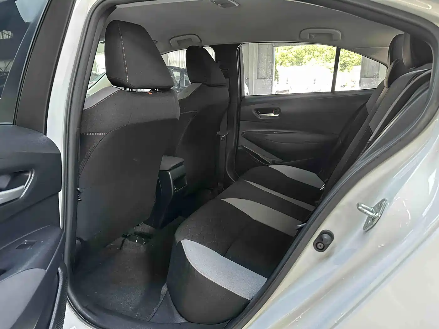 Photo 14 - Toyota Corolla