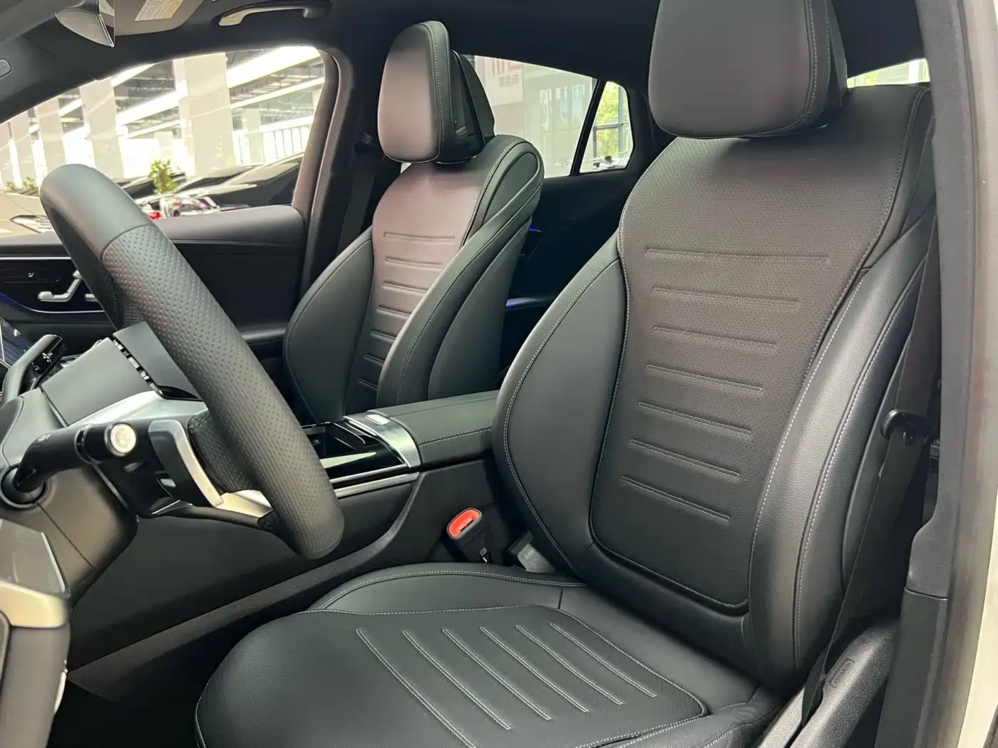 Mercedes-Benz GLC Coupe 2025 2025 GLC 260 4MATIC Coupe SUV