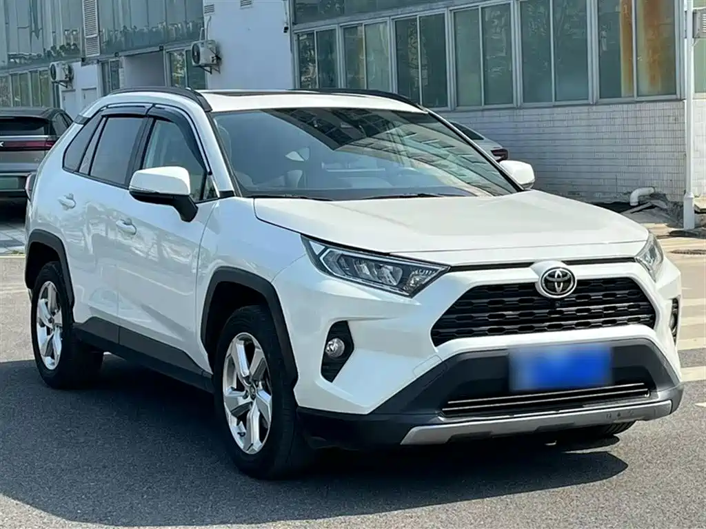 Toyota RAV4 Rongfang 2020 2.0L CVT 2WD Trend Edition фото 4