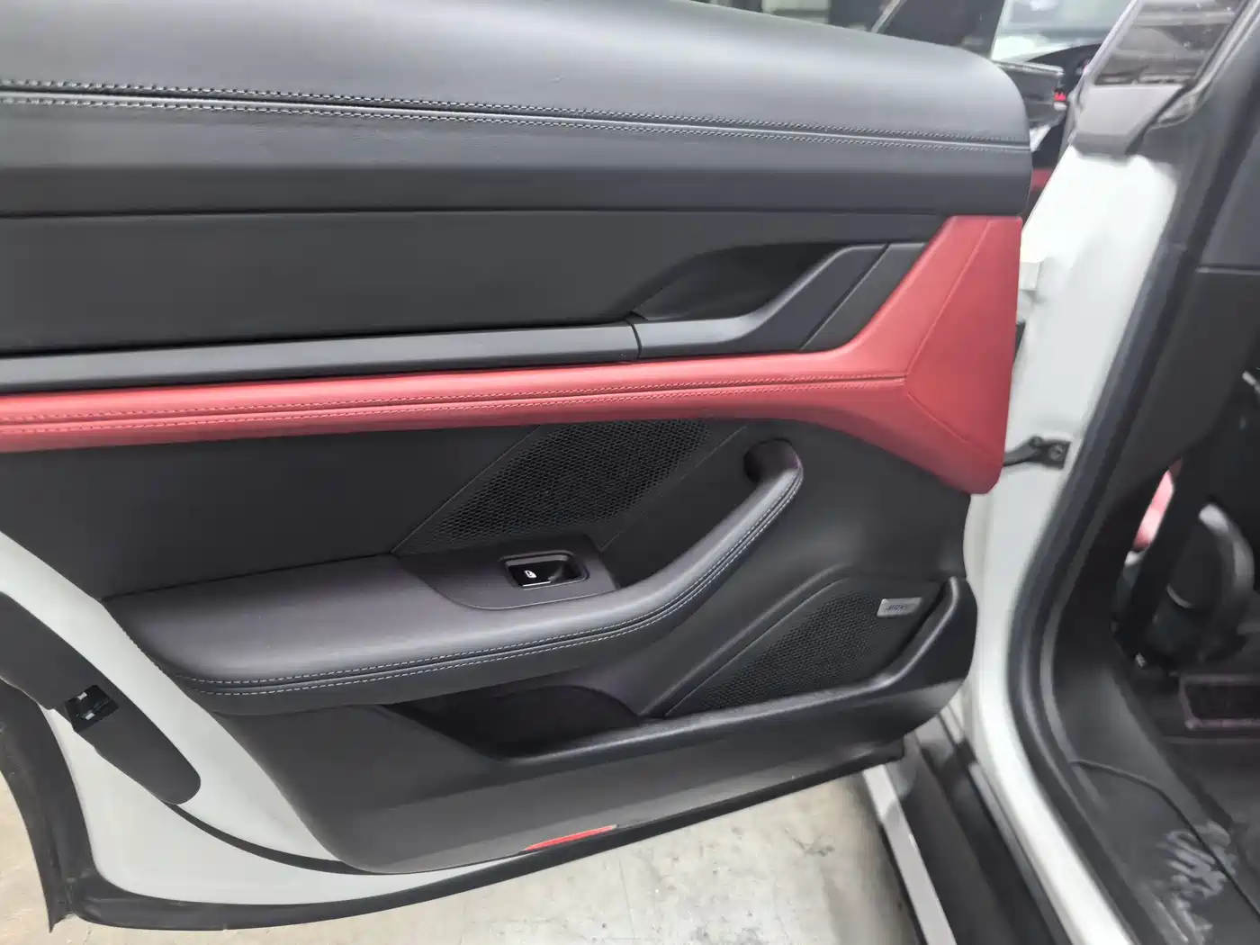 Porsche Taycan 2020 Taycan фото 6