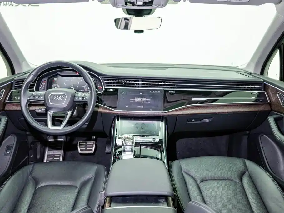 Фото 10 - Audi Q7