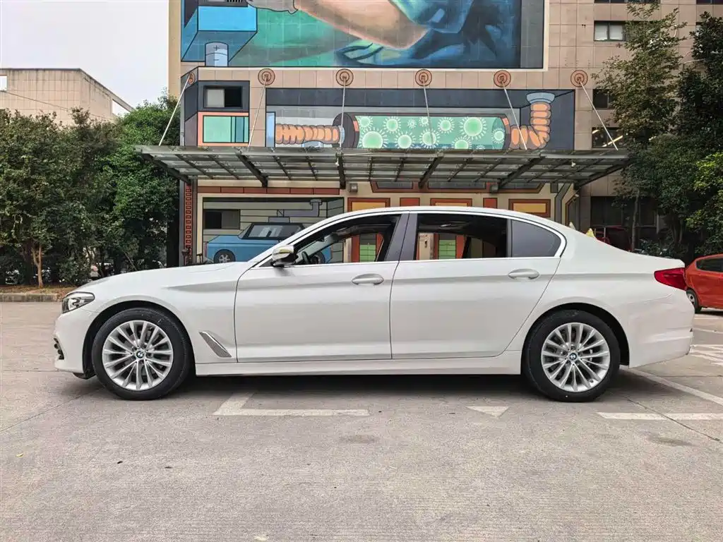 BMW 5 Series 2020 525Li Luxury Package фото 17