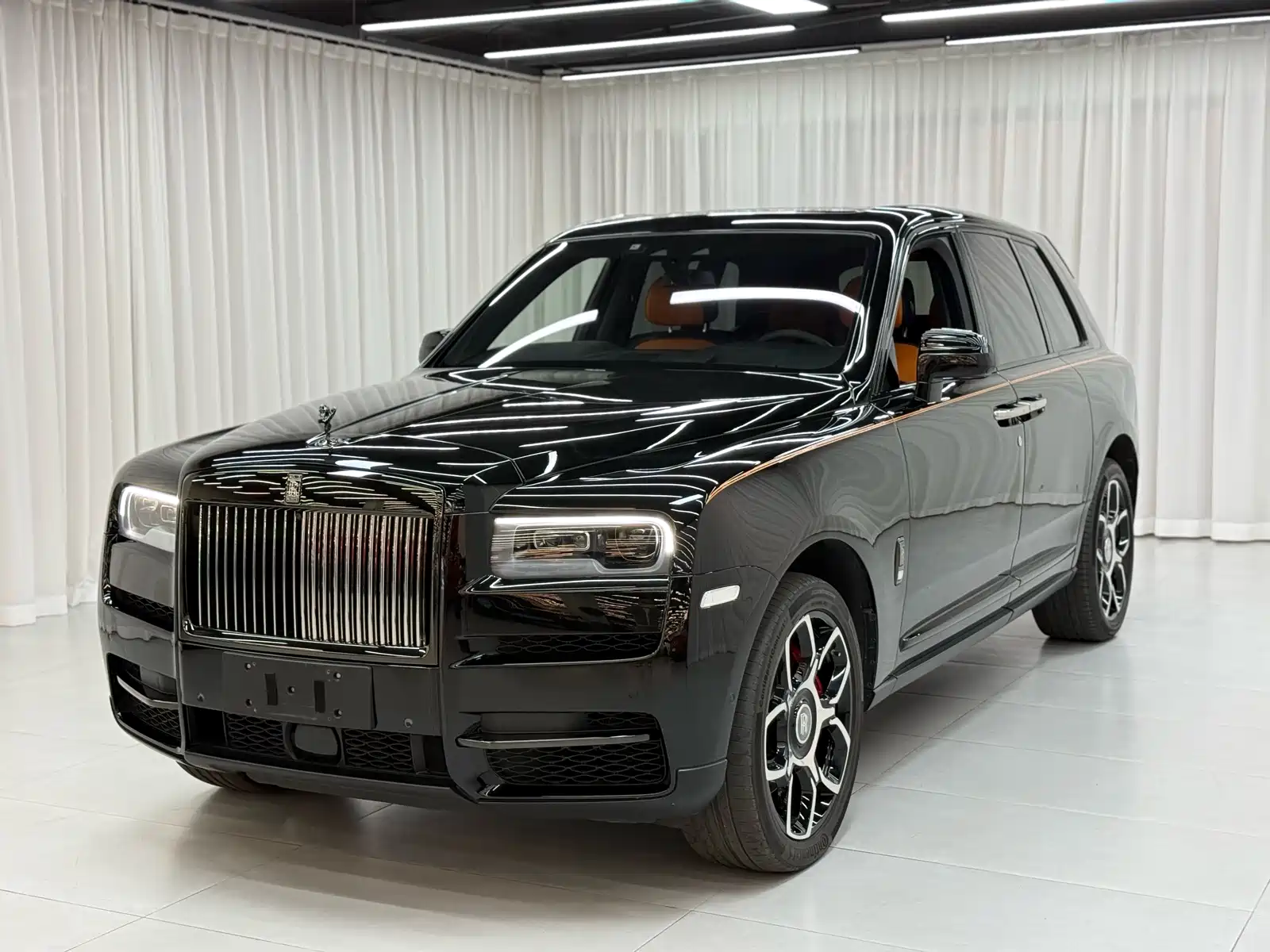 Фото 1 - Rolls-Royce Cullinan