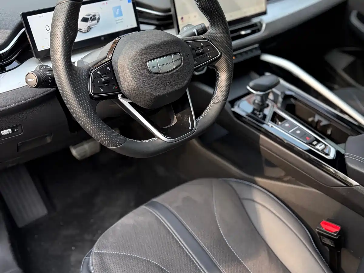 Фото 9 - Geely Preface