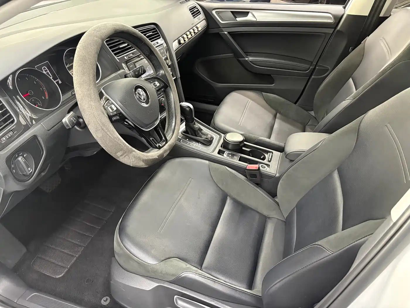 Volkswagen Golf 2018 230TSI Automatic Comfort фото 9