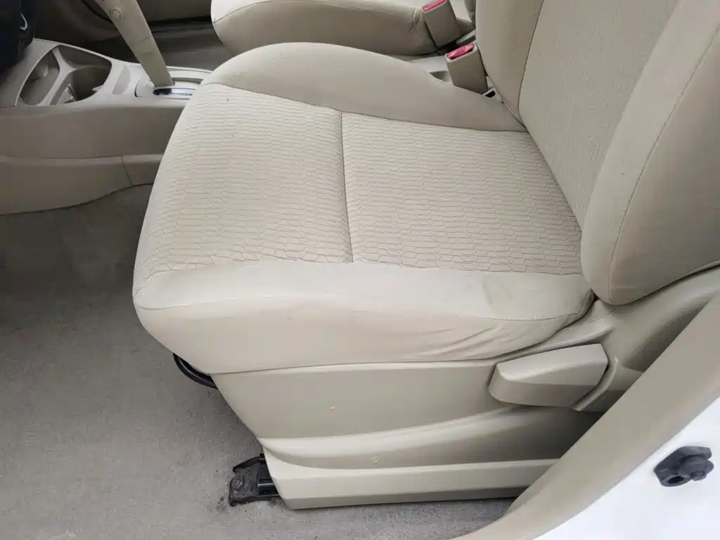 Nissan Livina 2010 2010 Model Joy Edition 1.6L Automatic All-round Type