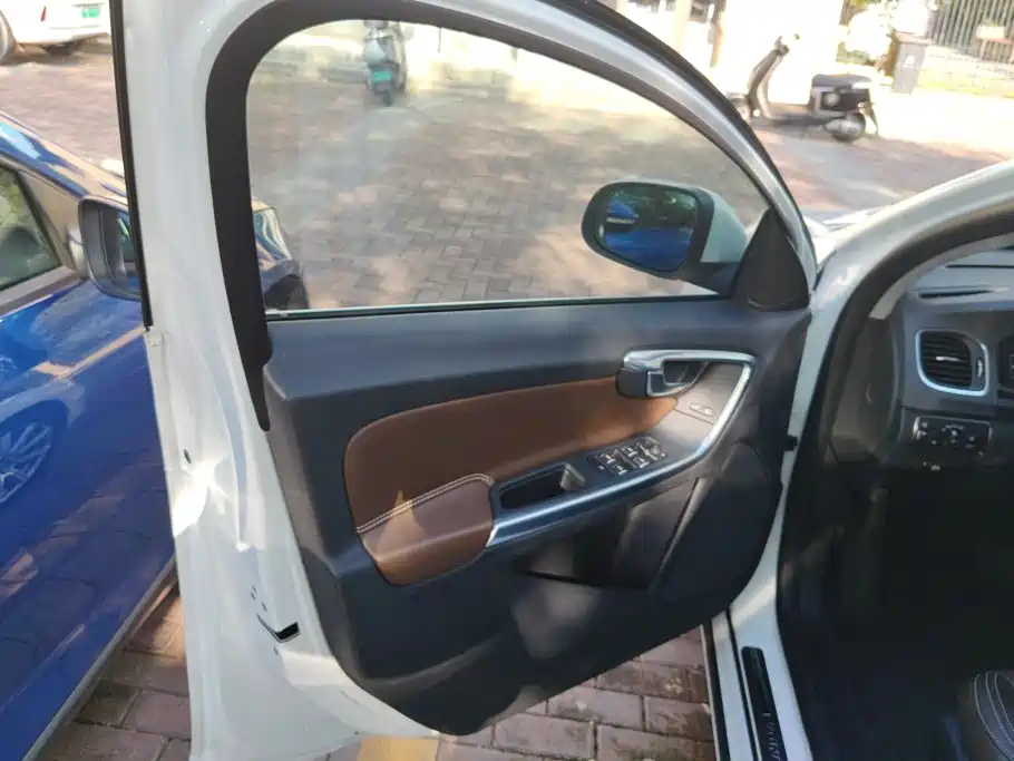 Volvo S60 Plug-in Hybrid 2015 2015 S60L E-Drive Hybrid T6 Intelligent Edition