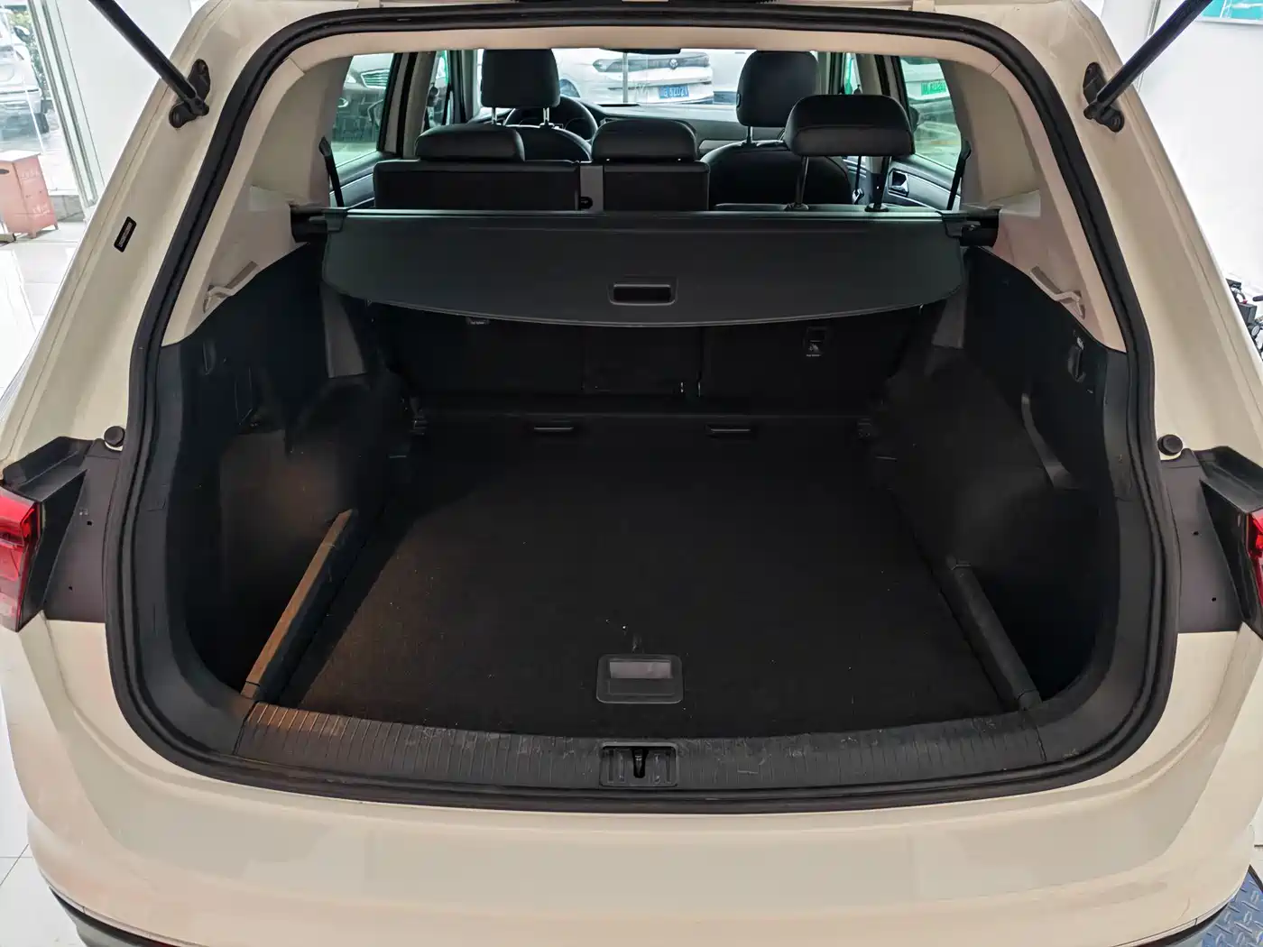 Volkswagen Tiguan L 2018 330TSI Automatic 2WD Luxury Edition фото 8