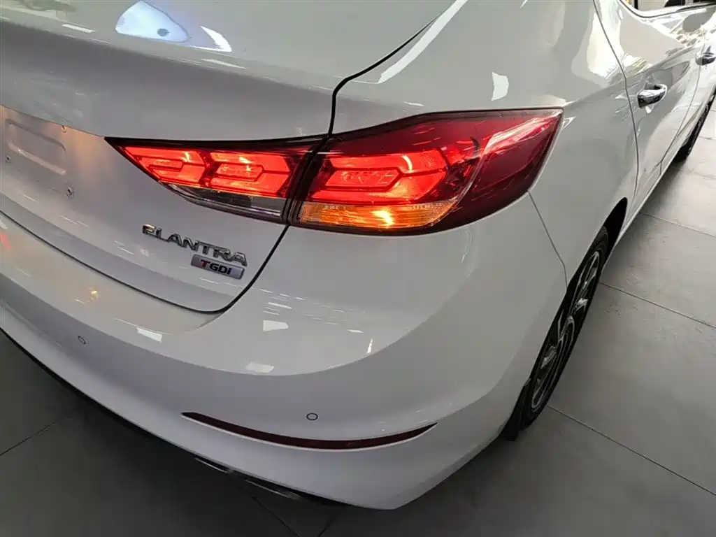 Hyundai Elantra 2018 1.4T DCT Dynamic·Vitality Model фото 8