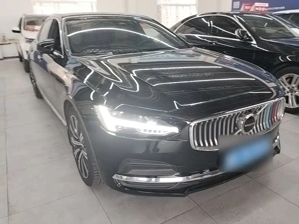 Фото 4 - Volvo S90