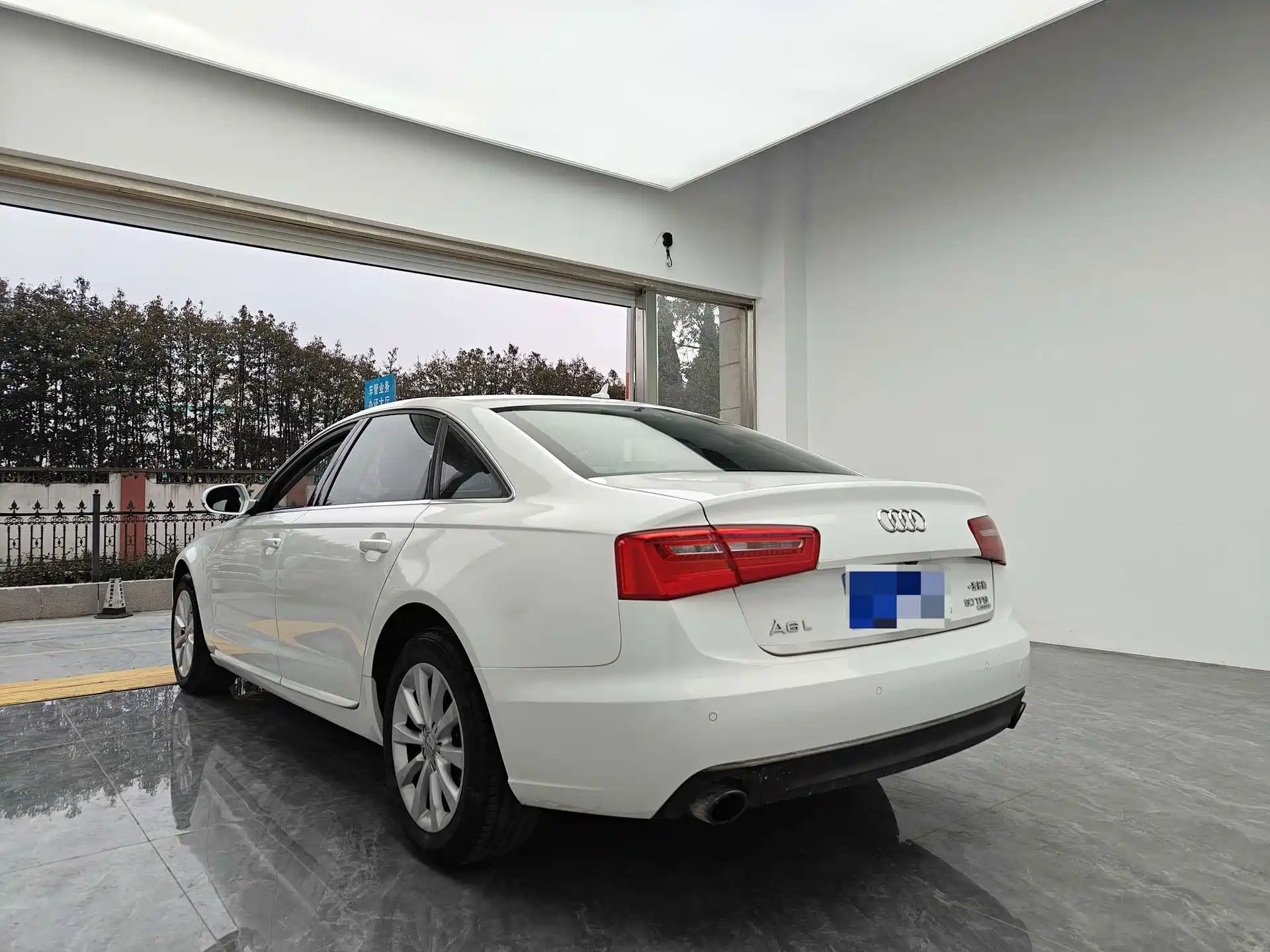 Фото 5 - Audi A6L