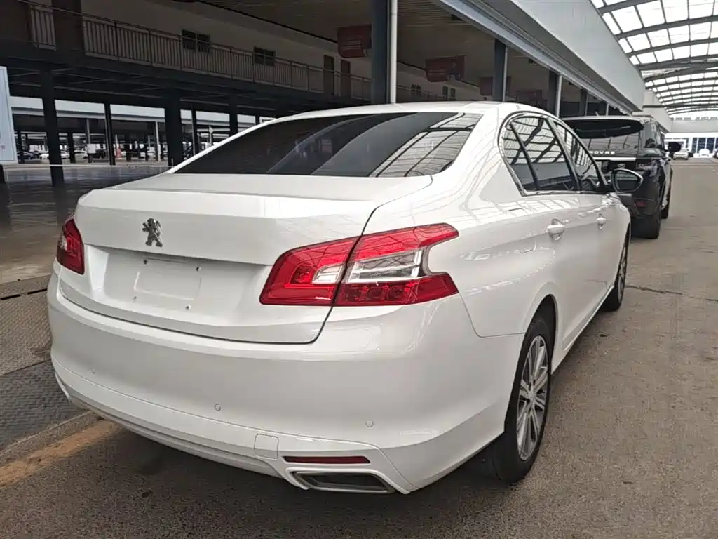Peugeot 408 2016 1.6T Automatic Luxury Edition фото 7