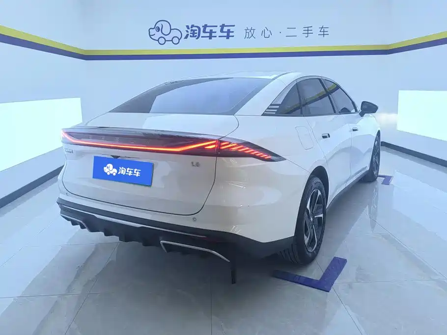 Geely Galaxy Galaxy L6 2024 2024 125km PLUS Soaring Dragon Edition