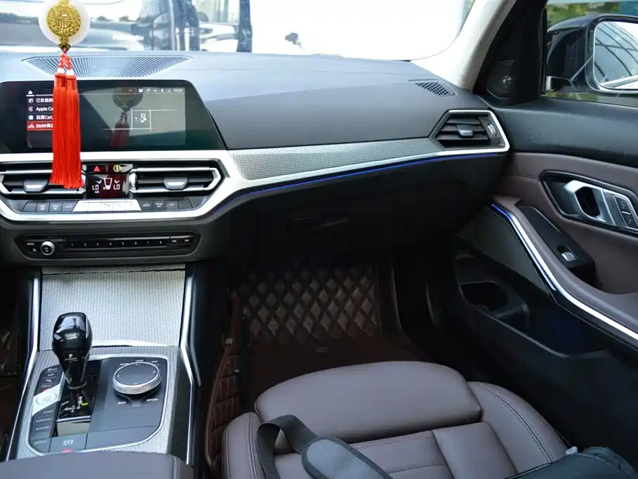 BMW 3 Series 2021 325Li M Sport Night Edition фото 12