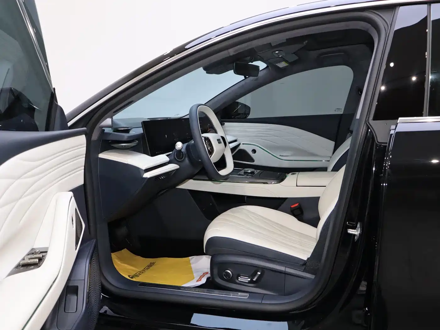 GEELY GALAXY GALAXY E8