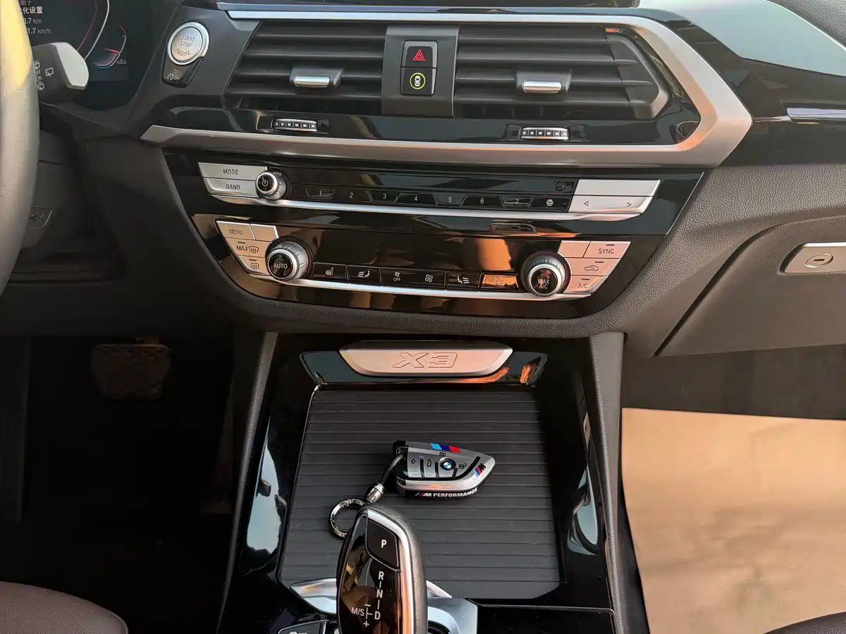 BMW X3 2021 xDrive25i Luxury Package фото 10