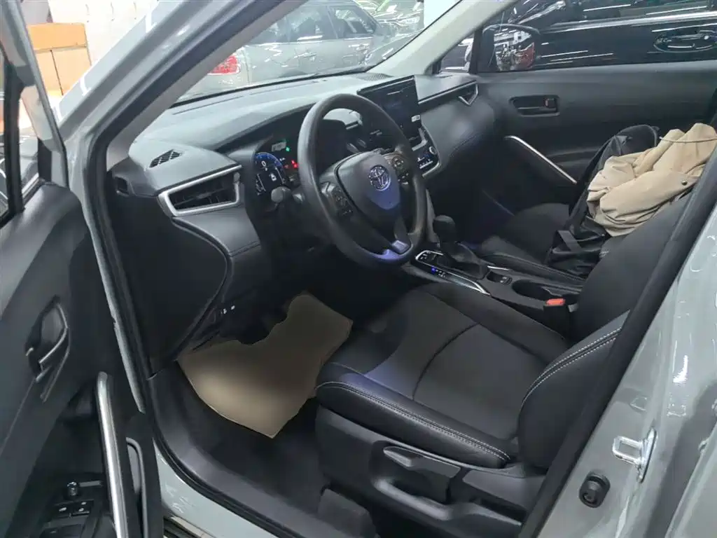 Toyota Corolla Cross 2023 2.0L Elite Edition фото 15