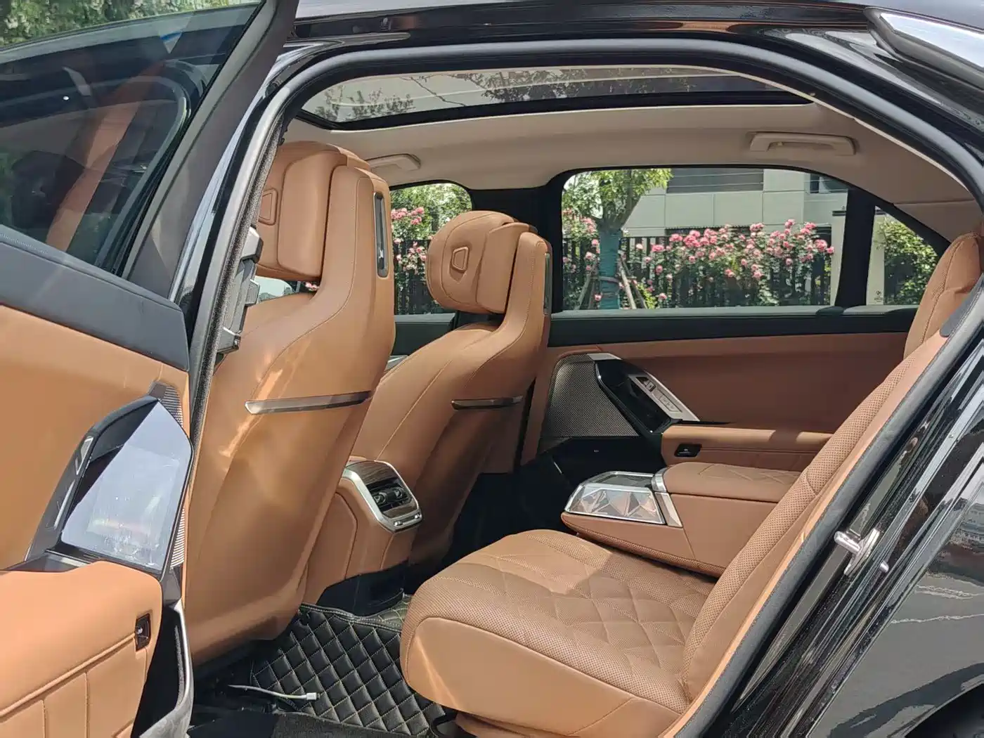 BMW 7 Series 2023 Model 735Li M Sport Package фото 5
