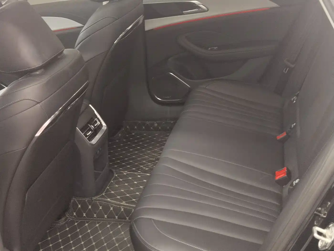 Hongqi H5 2024 2.0T Automatic Smart Connect Flag Smooth Edition фото 5