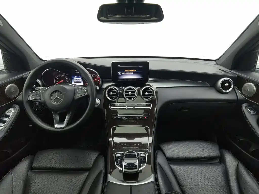 Photo 5 - Mercedes-Benz GLC