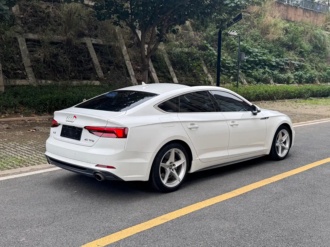 Audi A5 (Import) 2017 Sportback 40 TFSI Fashion фото 4