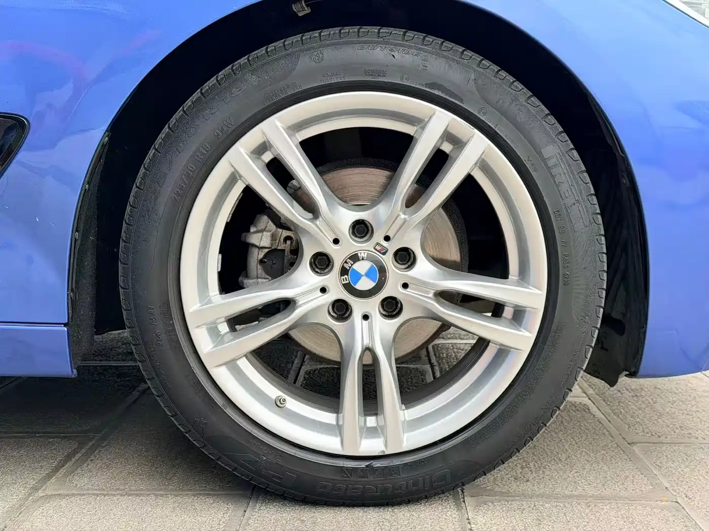 BMW 3 Series GT 2018 320i Fashion фото 30