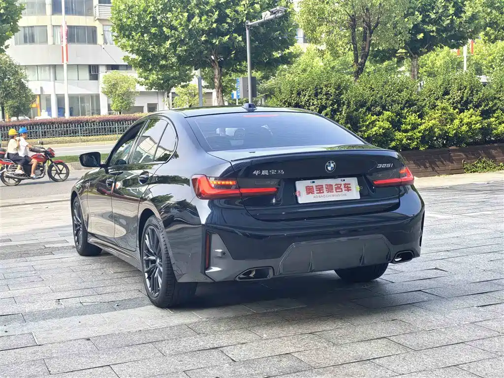 BMW 3 Series 2024 325i M Sport Shadowline Package фото 7